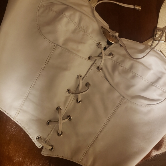 White leather top - Picture 2 of 3